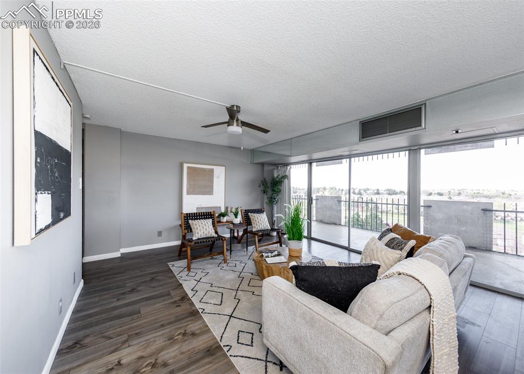 411 Lakewood Circle B913