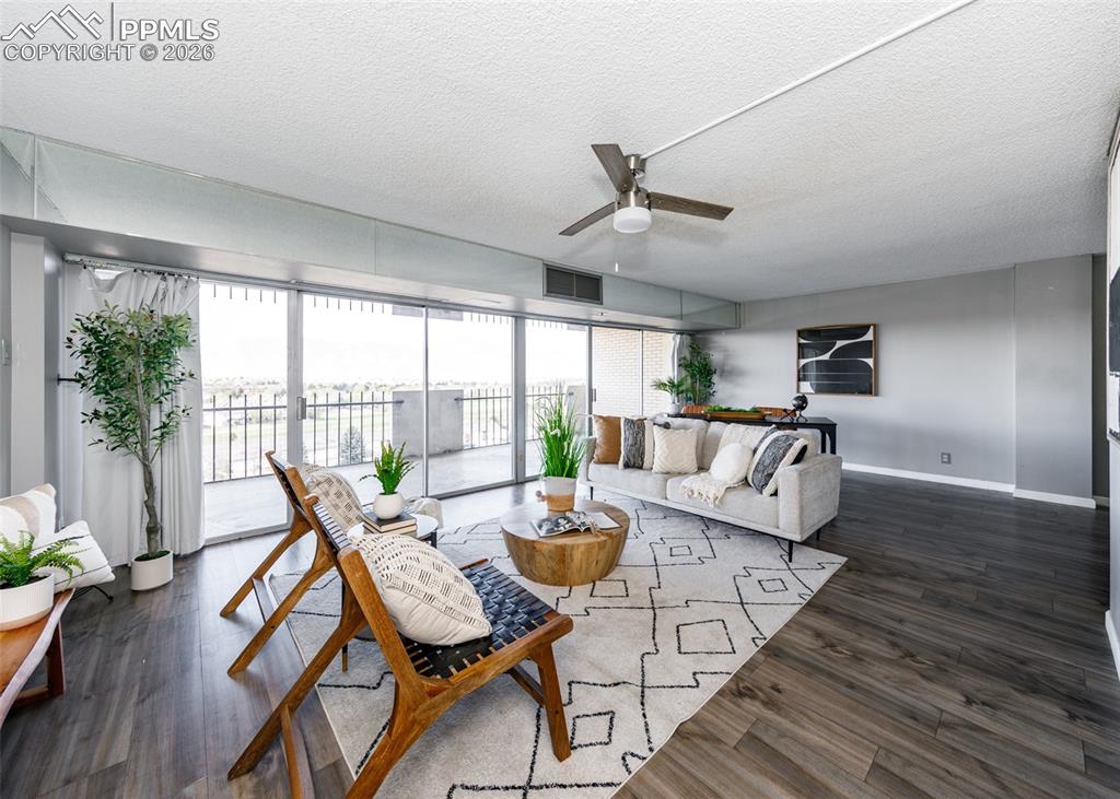 411 Lakewood Circle B913