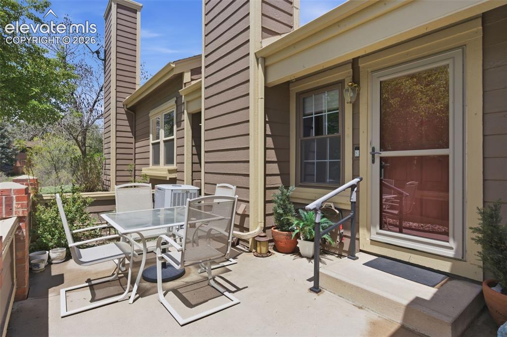 6522 Foxdale Circle