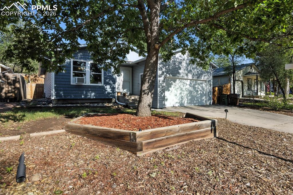 972 Columbine Avenue
