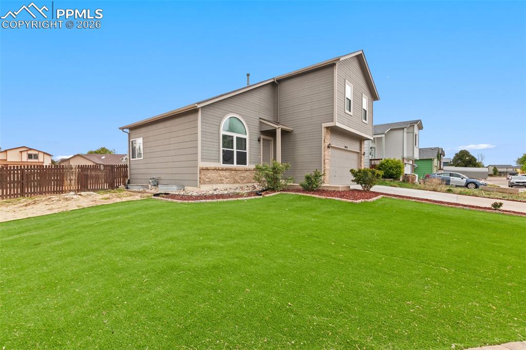 2032 FAIRWEATHER Way