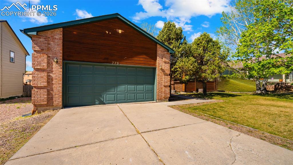 775 Tamarron Drive