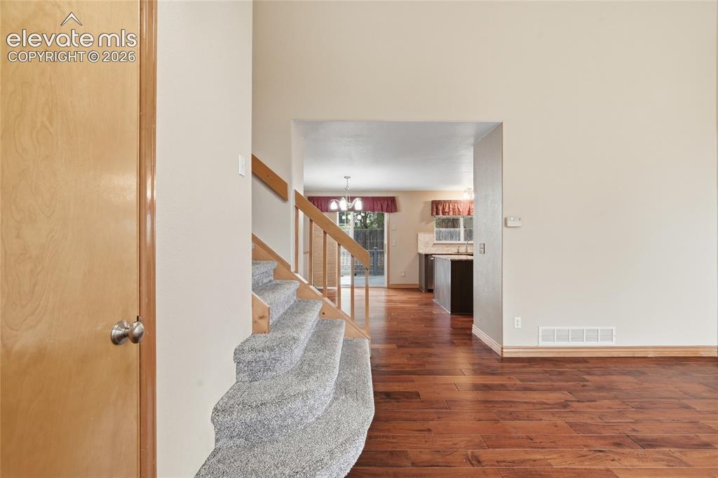 6895 Quicksilver Drive