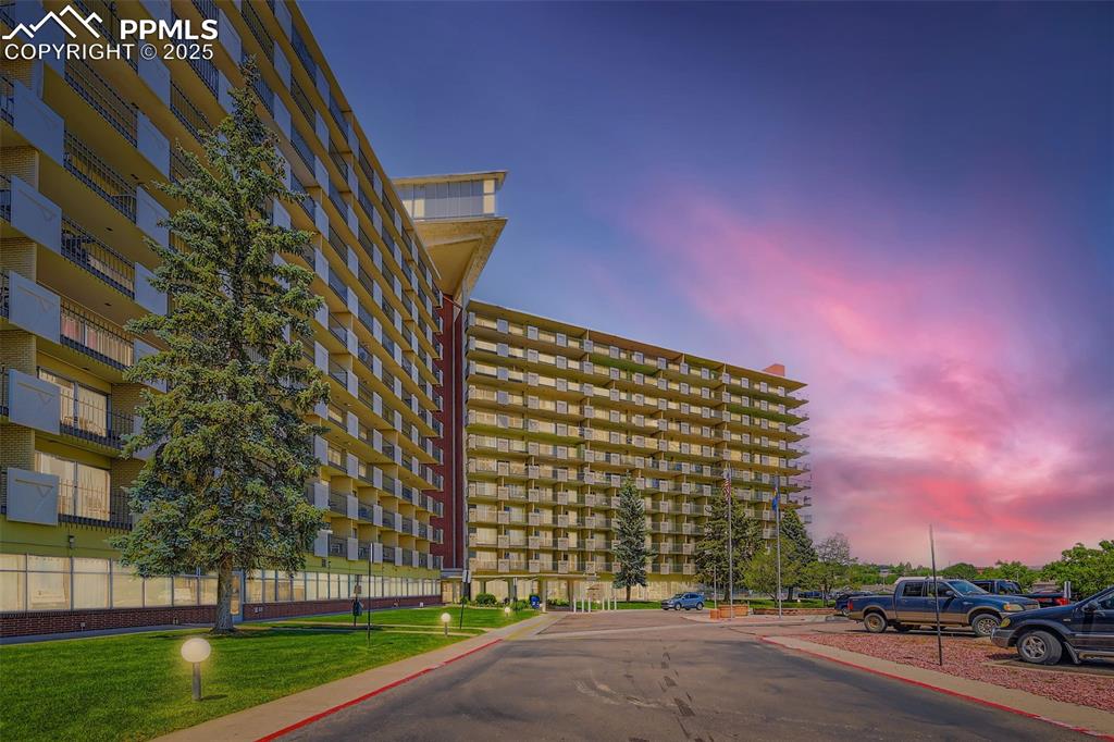 411 Lakewood Circle A202