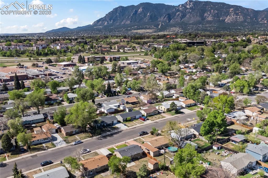 1116 Montrose Avenue