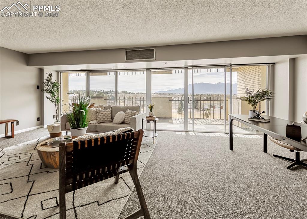 411 Lakewood Circle B529
