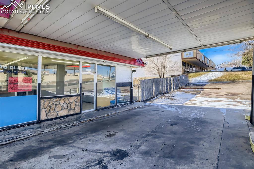 404 S Circle Drive