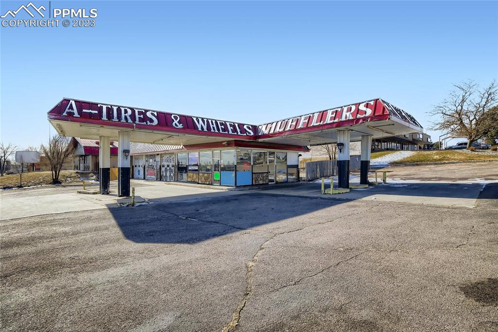 404 S Circle Drive