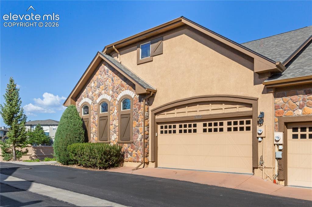 2615 Pine Knoll View