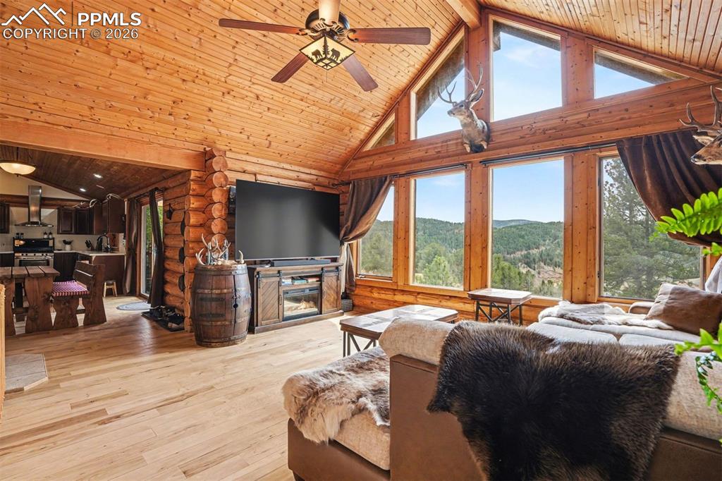 220 Rocky Mountain View