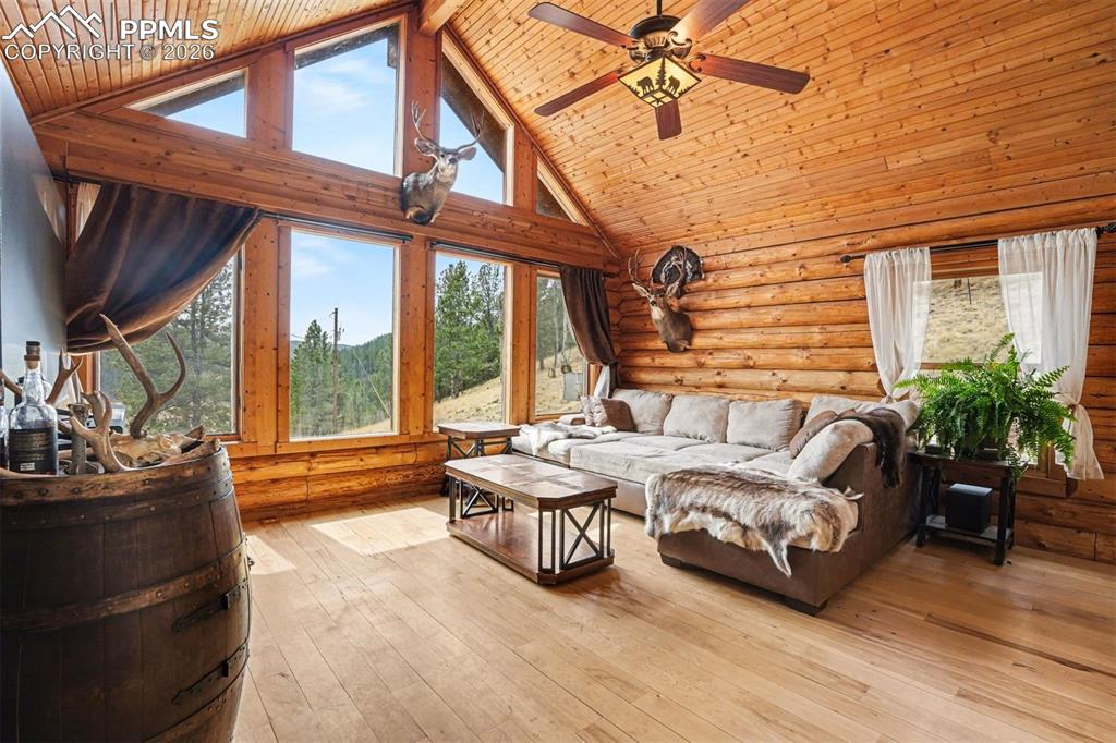 220 Rocky Mountain View