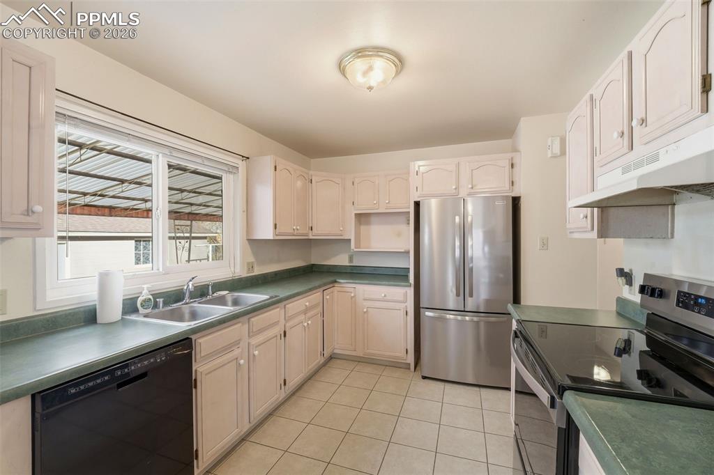 2424 Farragut Avenue