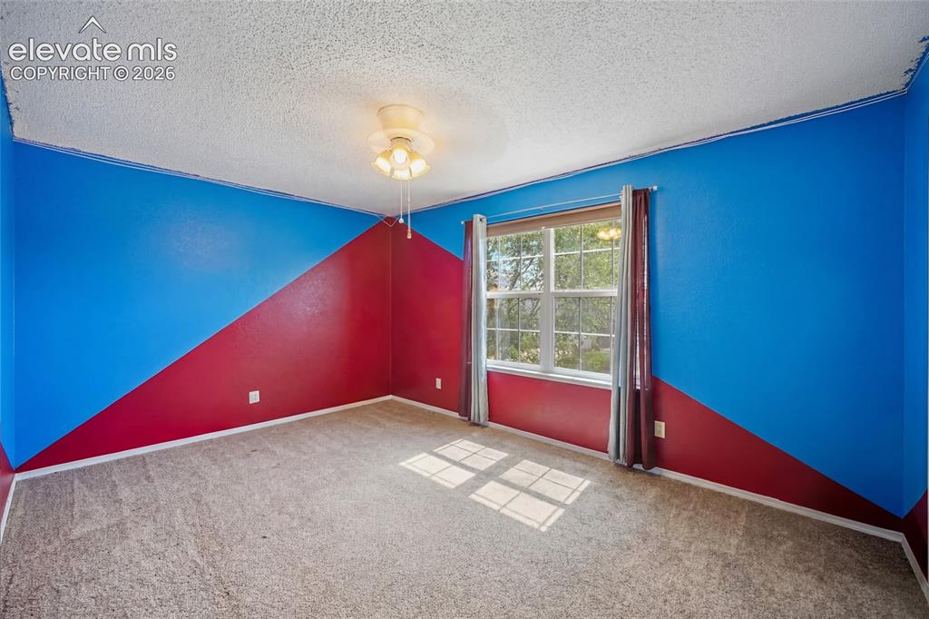 1067 Clogger Lane