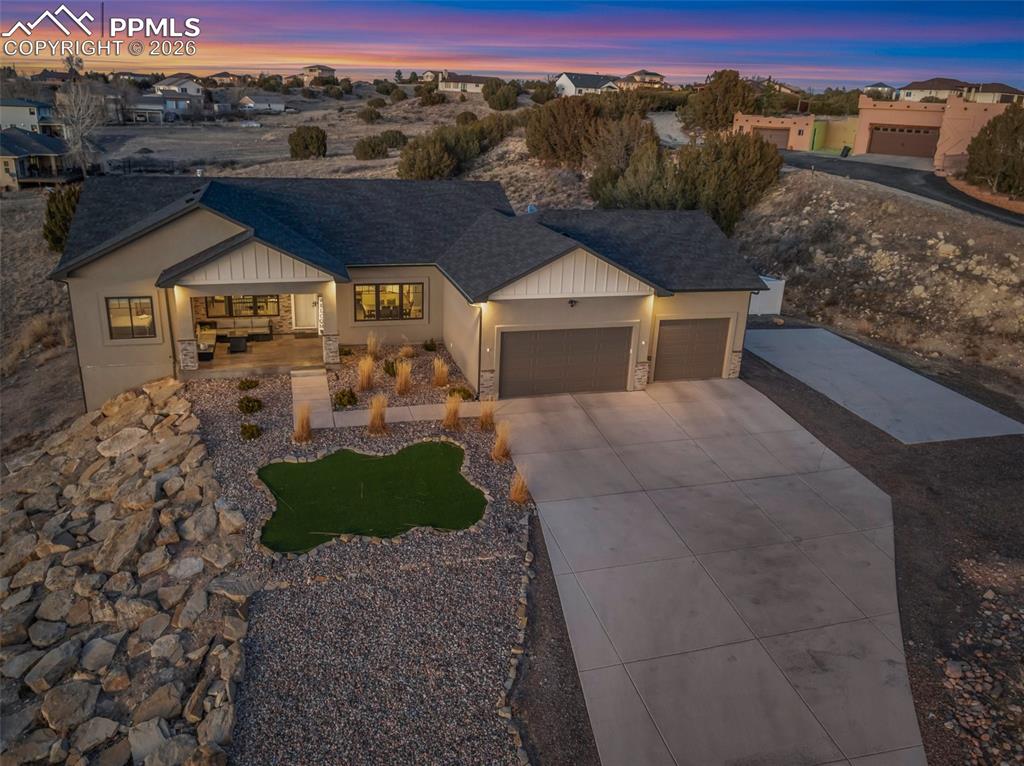 113 W Alexis Drive