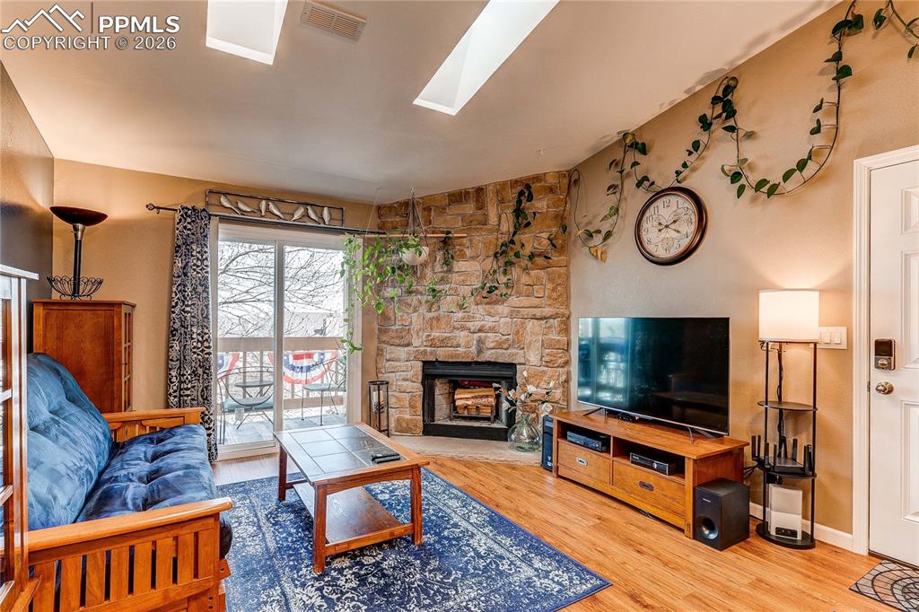 918 Tenderfoot Hill Road 201