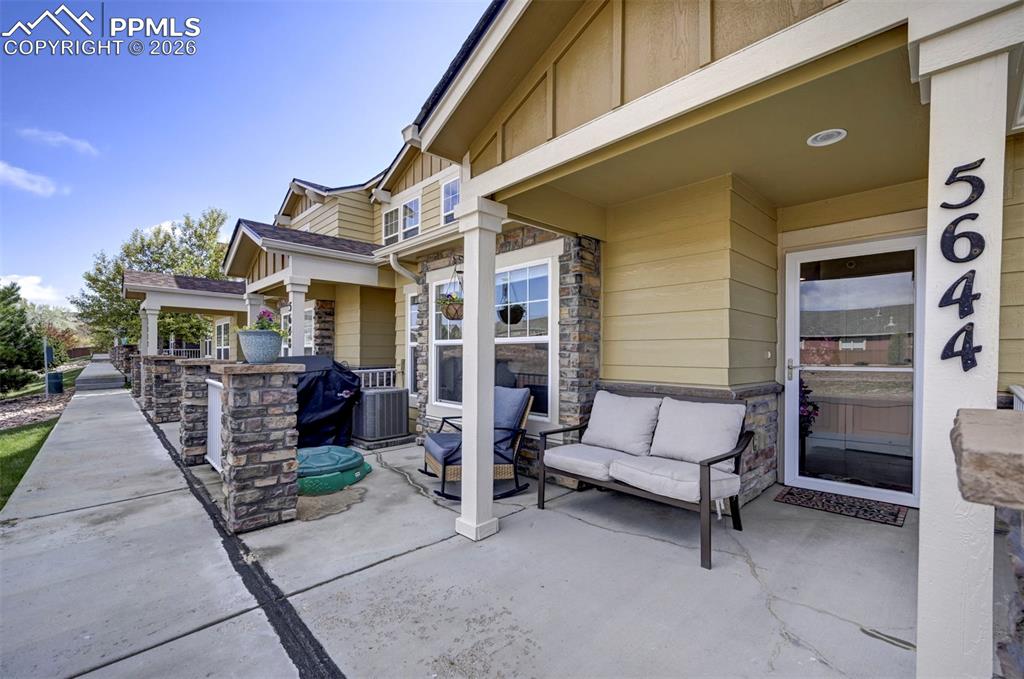 5644 Shamrock Heights