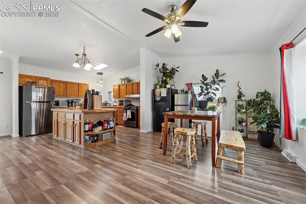 1498 Spotted Owl Way