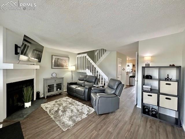 6838 Ravencrest Drive