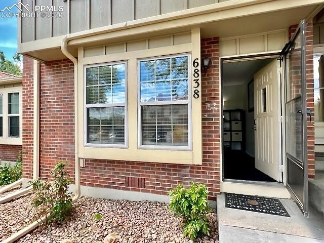 6838 Ravencrest Drive