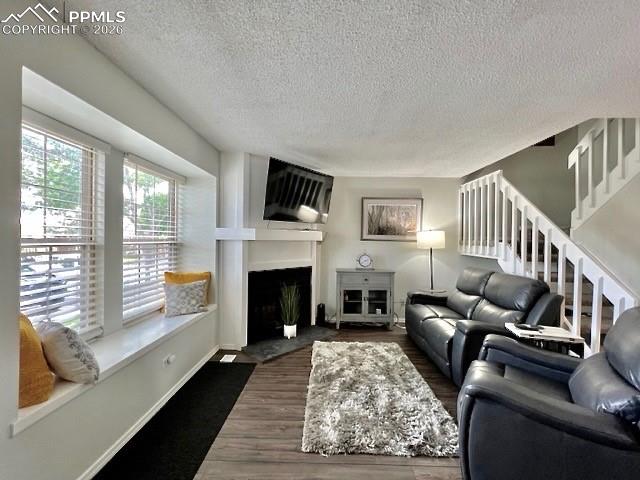 6838 Ravencrest Drive