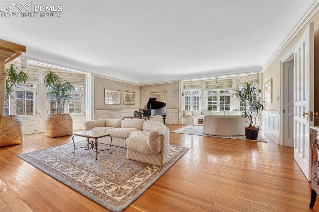 1415 N Cascade Avenue