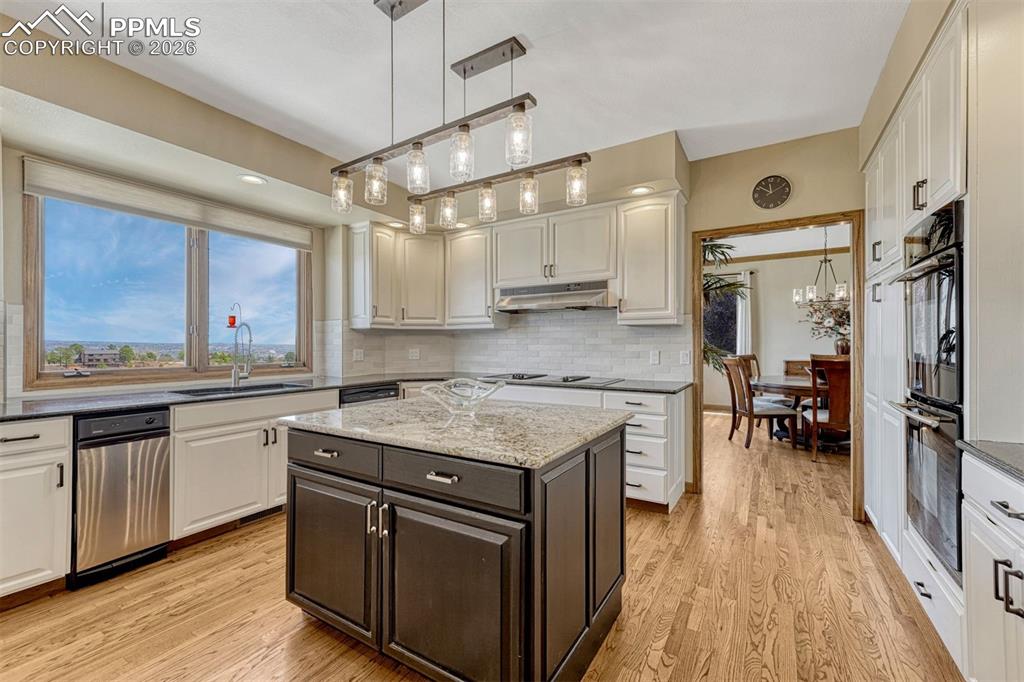 2255 Oak Hills Drive