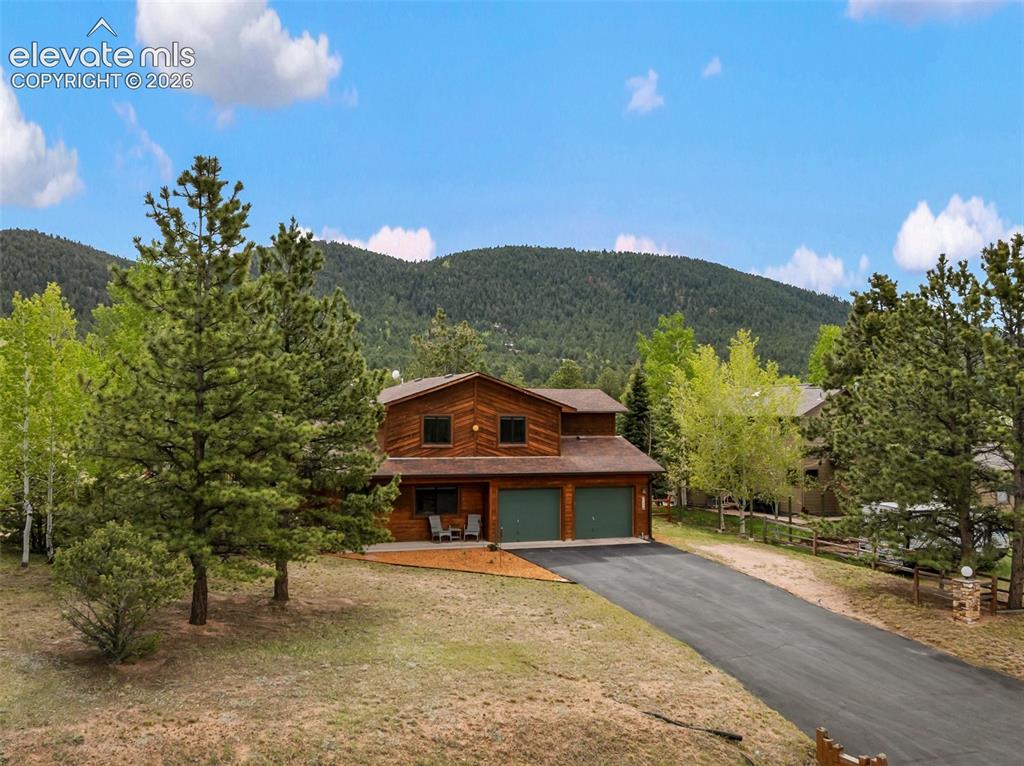320 Crestwood Drive