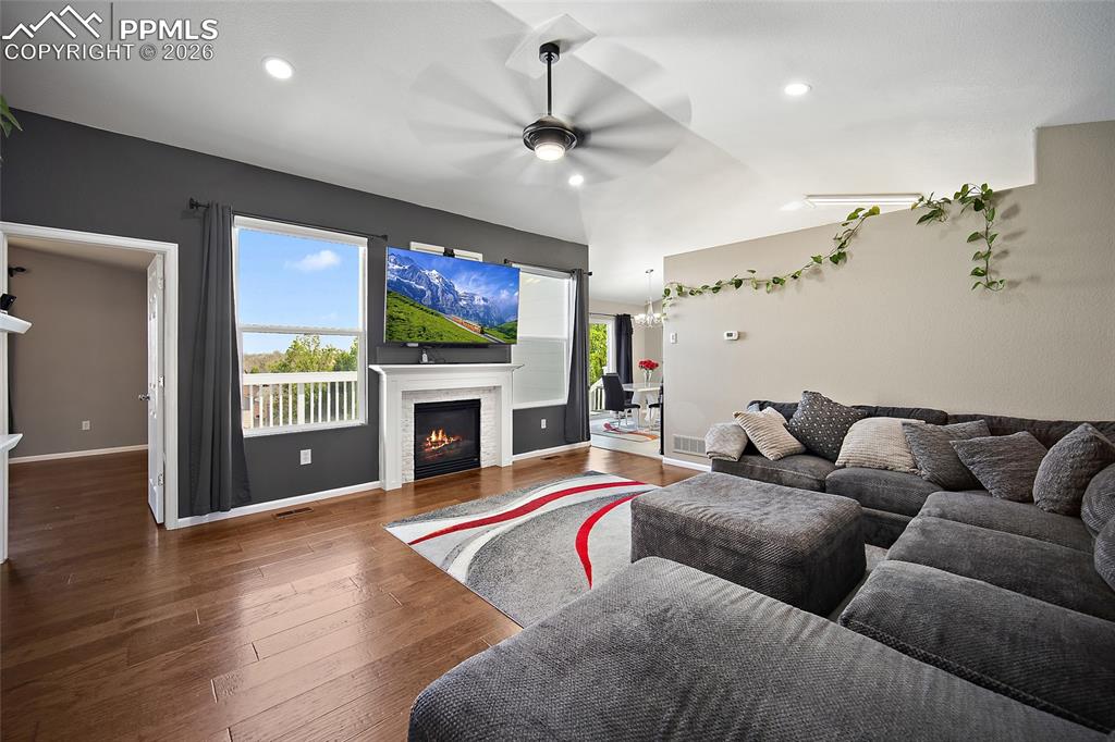 8929 Celebrity Court