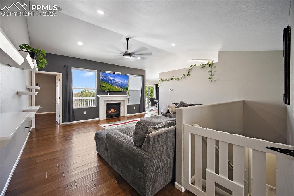 8929 Celebrity Court