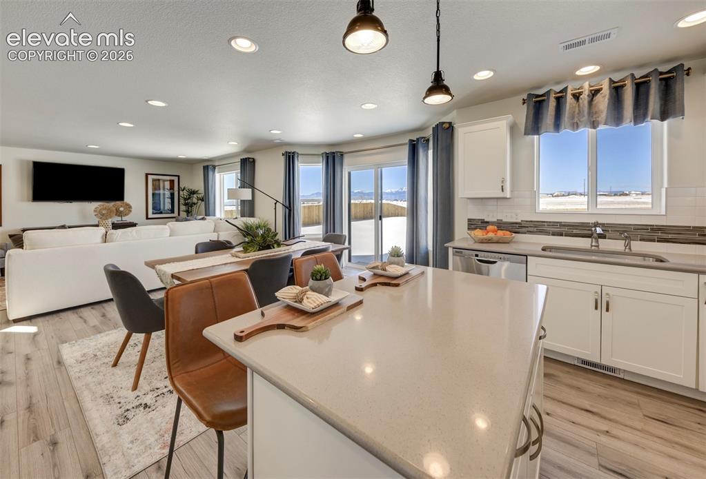 8230 Lemon Grass Road