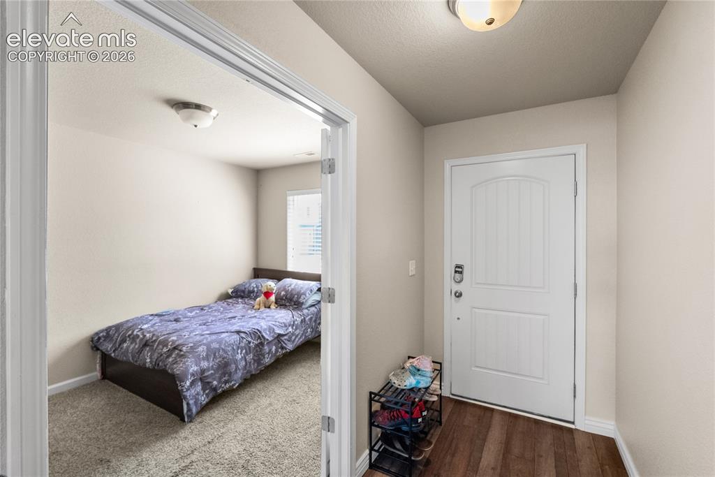 4044 Silver Star Grove