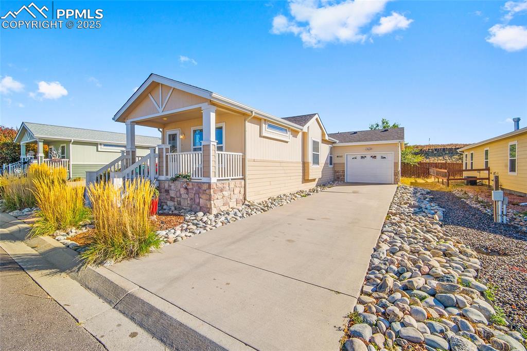 4360 Gray Fox Heights