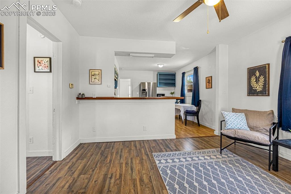 133 W Golden Avenue