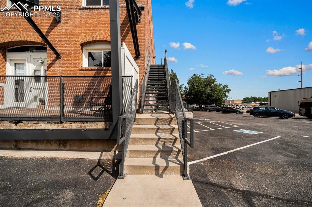 201 Lamkin Street 204