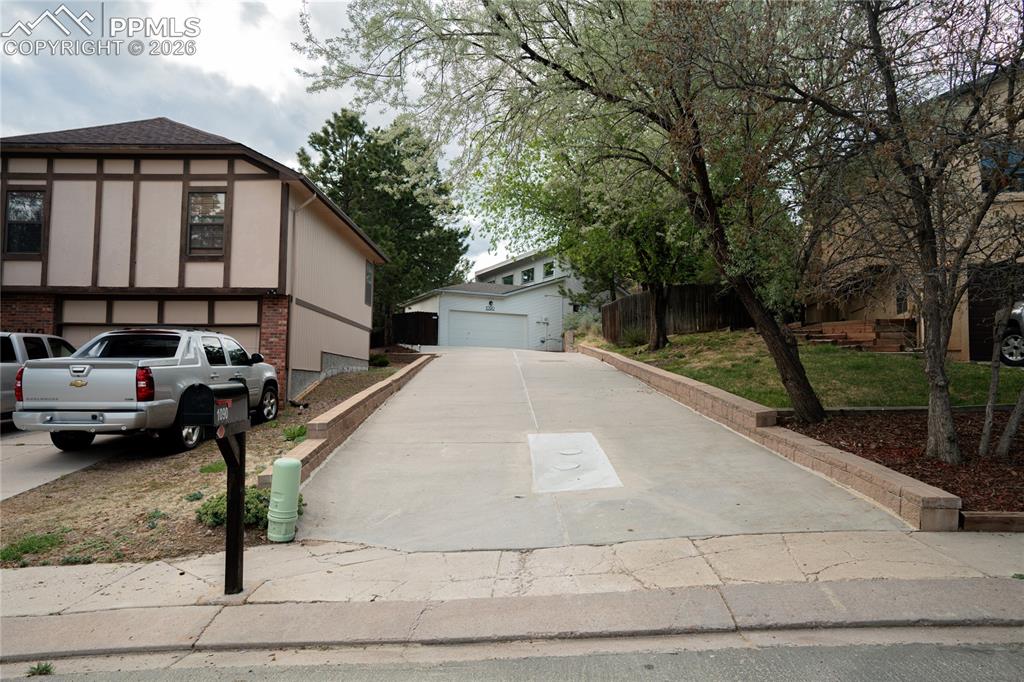 1090 N War Eagle Drive