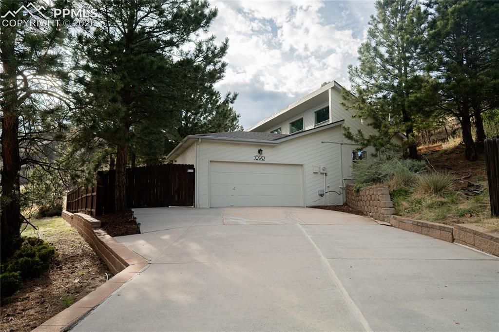 1090 N War Eagle Drive