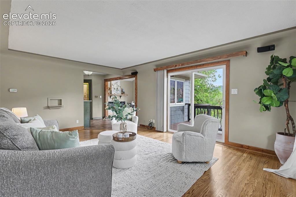115 Red Rock Avenue