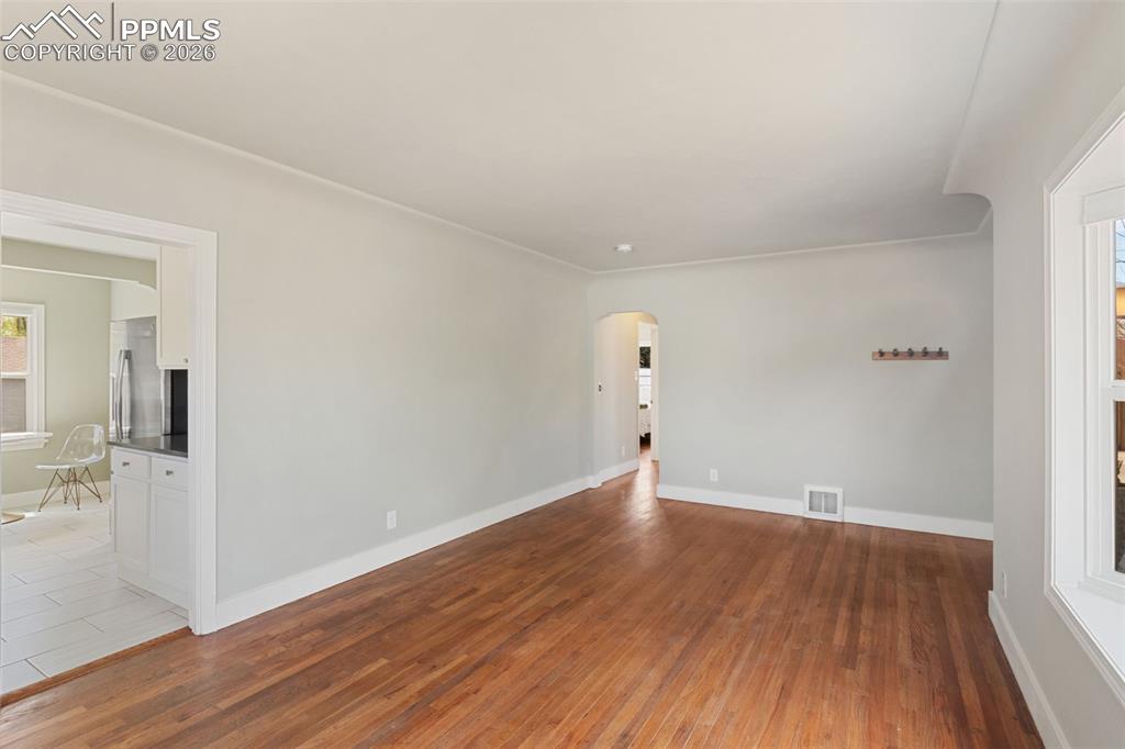 1023 E San Miguel Street