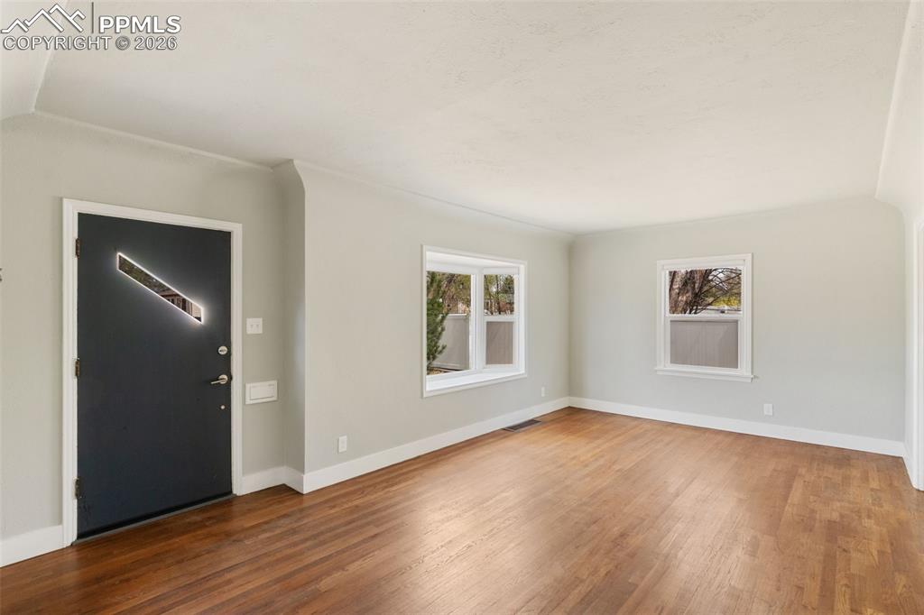 1023 E San Miguel Street