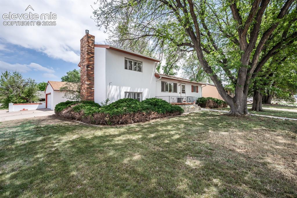 2100 Elmwood Lane