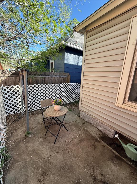 2932 W Kiowa Street