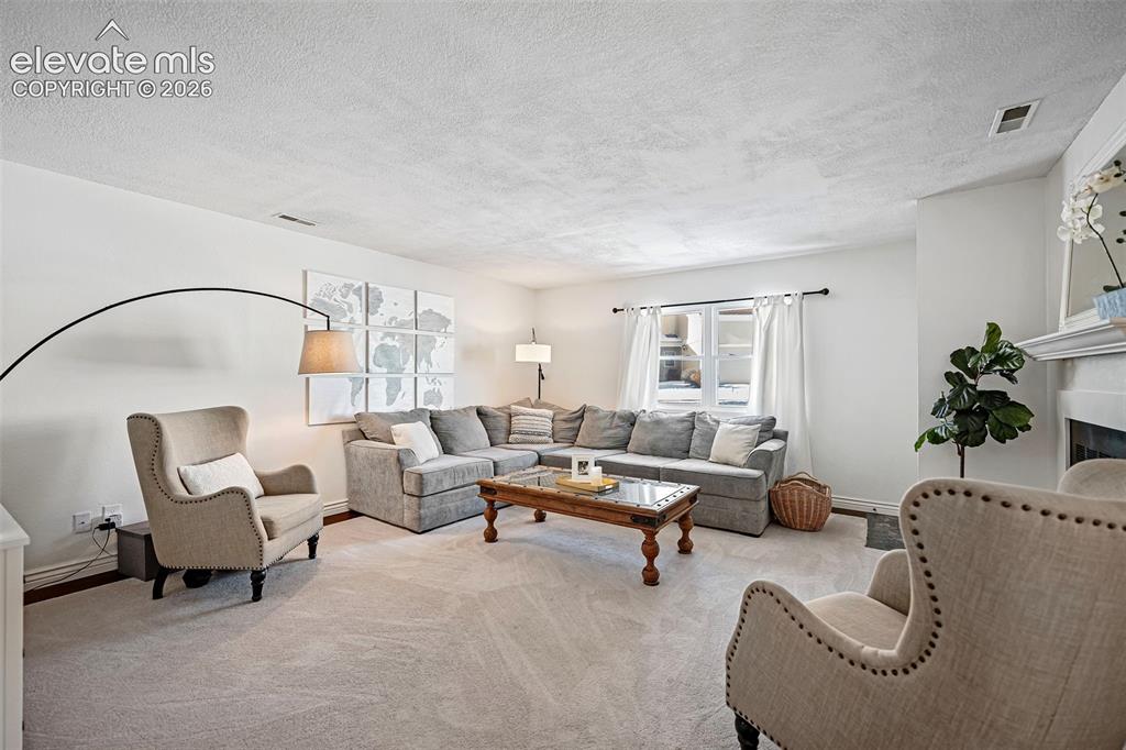6924 Gayle Lyn Lane