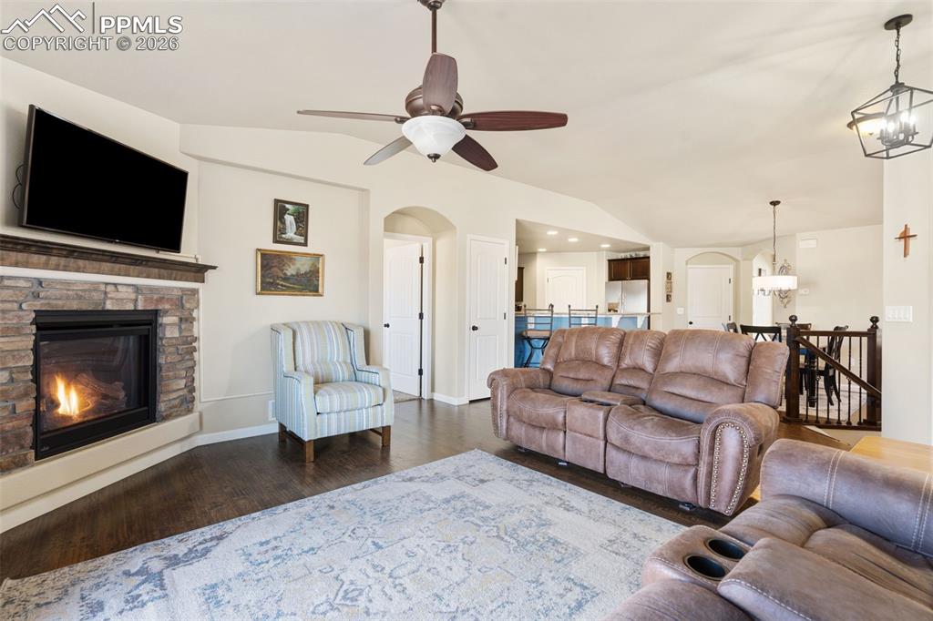 8192 Potentilla Grove