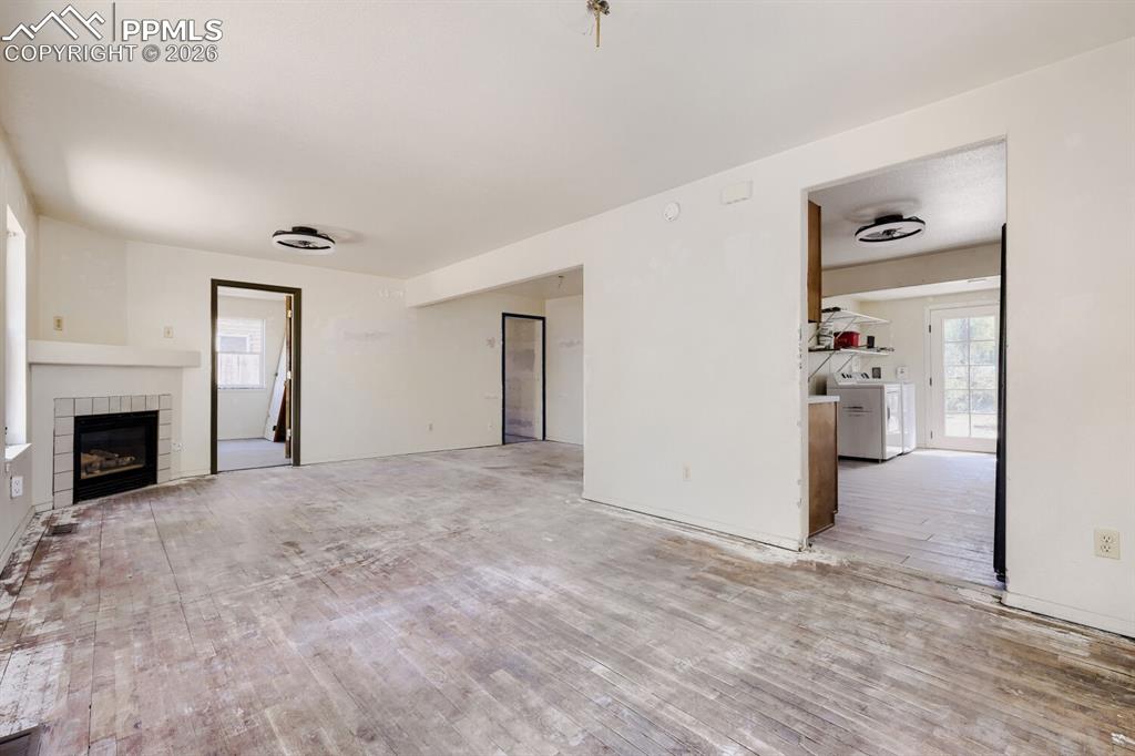 2711 E Monument Street