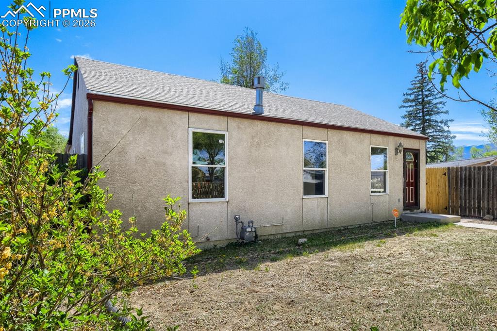 2711 E Monument Street