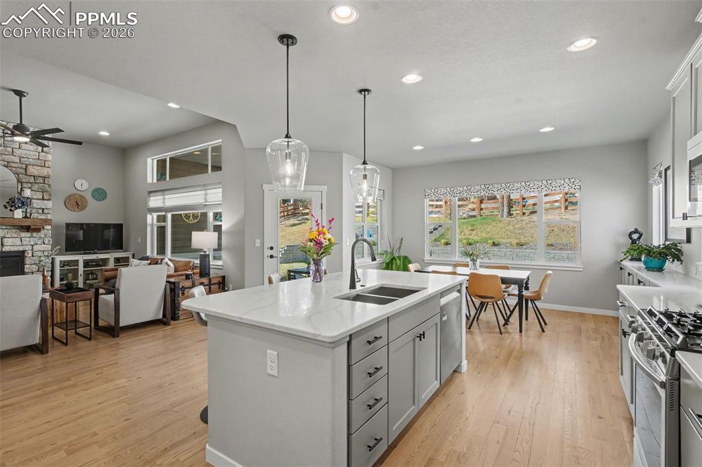 16439 Golden Sun Way