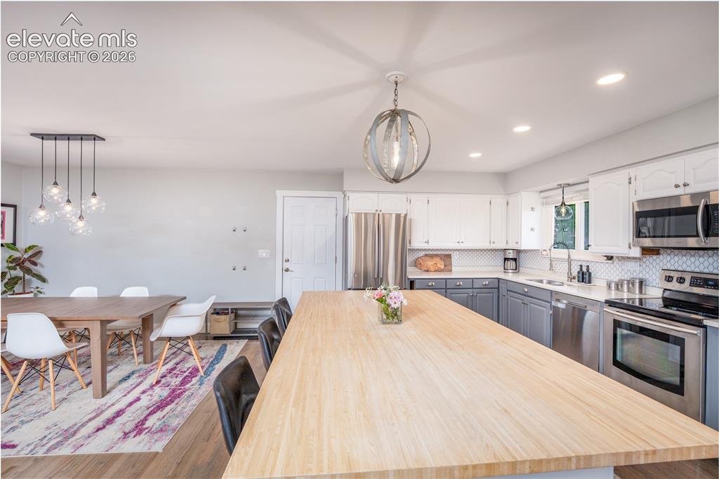 622 Pioneer Lane
