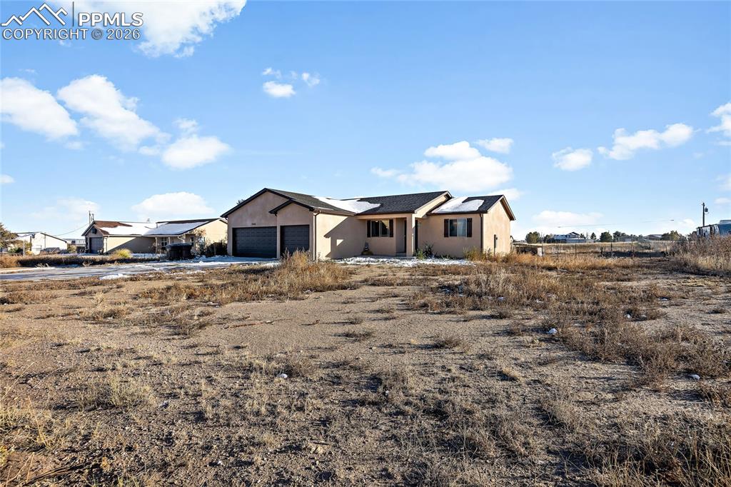 946 E Walden Drive