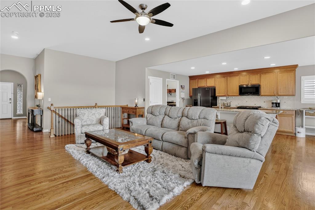 6178 Cumbre Vista Way