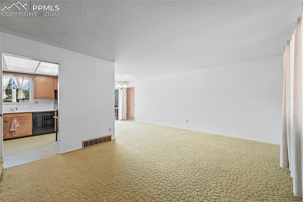 1524 Zaiger Place